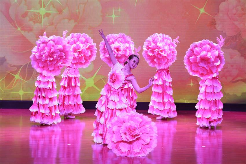 冠亚线上平台,冠亚（中国）2019年度工作动员大会---舞蹈《花开树恩》
